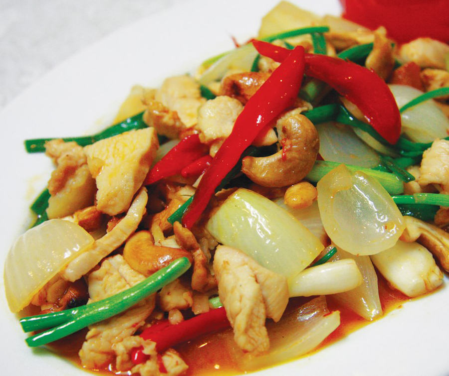 Gà xào hạt điều